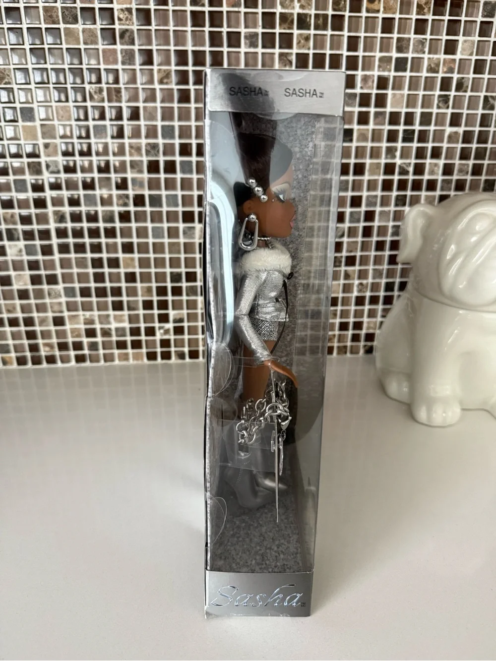 Bratz Charmz Sasha Fashion Doll with Collectible Charm Bracelet